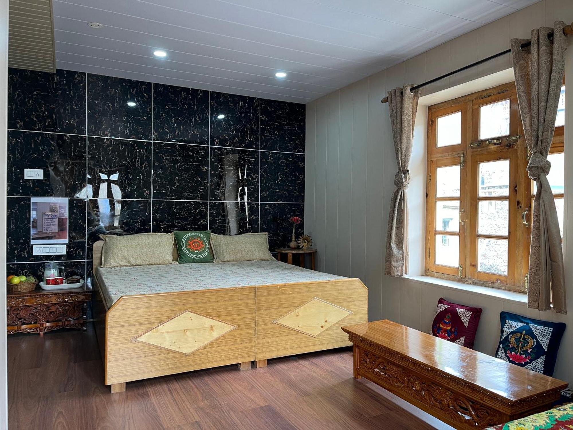 Snowflake Homestay Gondhla Exterior photo